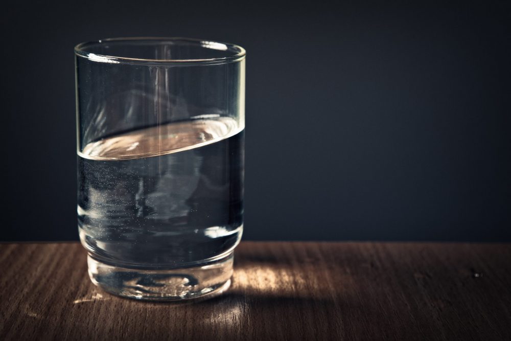 acqua idratazione estate notte